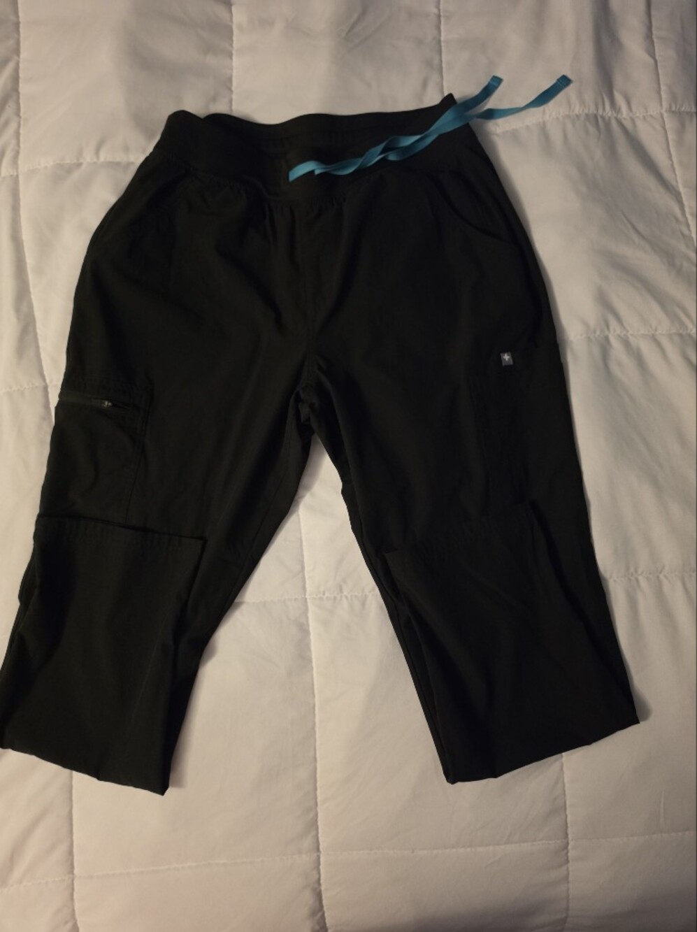 Figs Women’s Black Cargo Scrub Pants